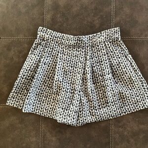 Banana Republic Gray and White Patterned Skirt